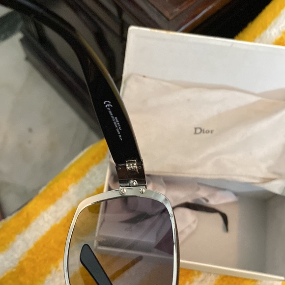 DIOR❌❌ SUNGLASSES💯 authentic - Picture 8 of 8
